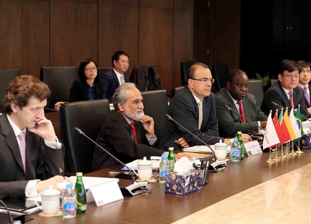 Bank backs China offshore