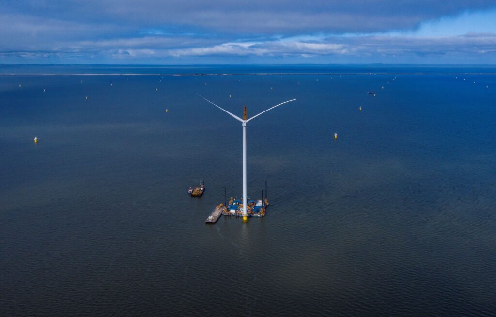 First turbine rises at 383MW Dutch freshwater project