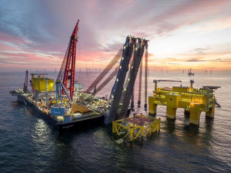 TenneT's DolWin kappa platform arrives in German North Sea