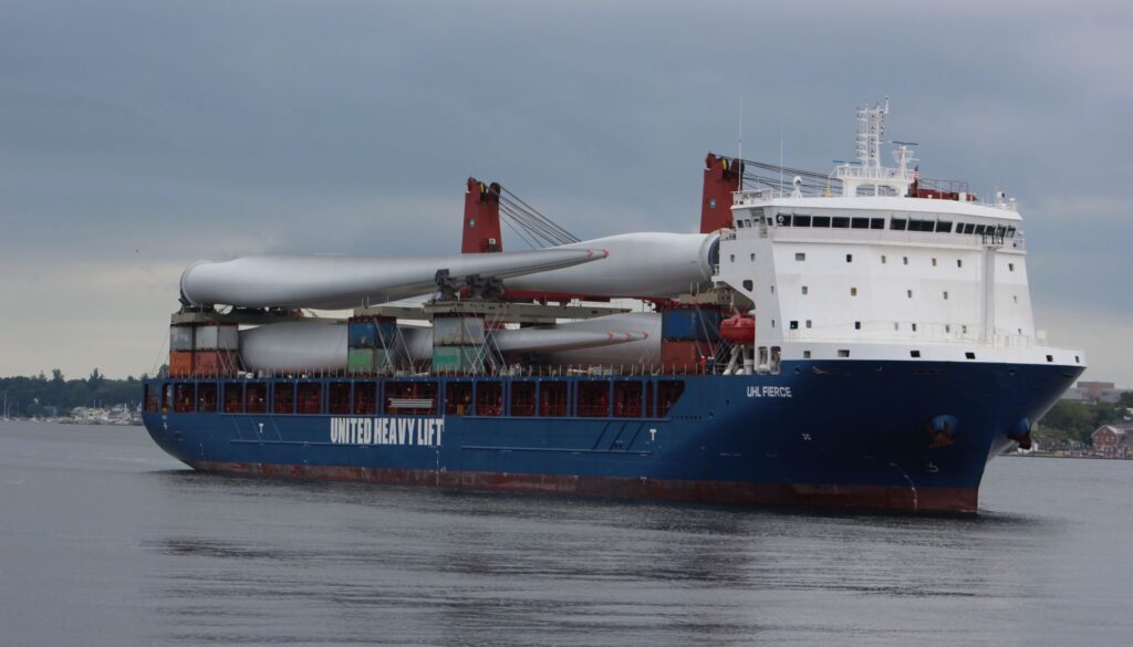 South Fork blades, nacelles, sail into the US South Fork blades