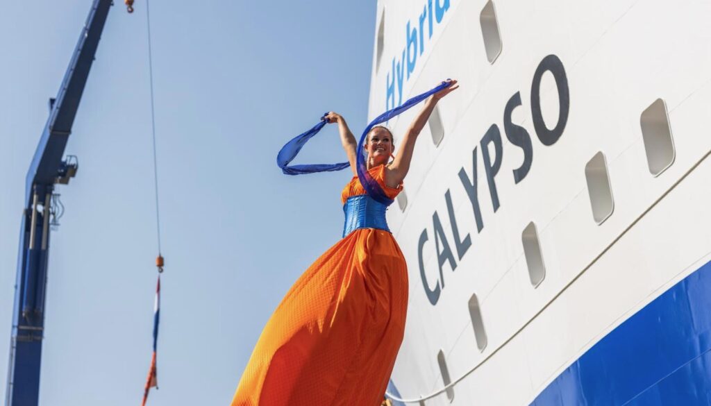 Van Oord christens new cable laying vessel Van Oord christens new cable laying vessel