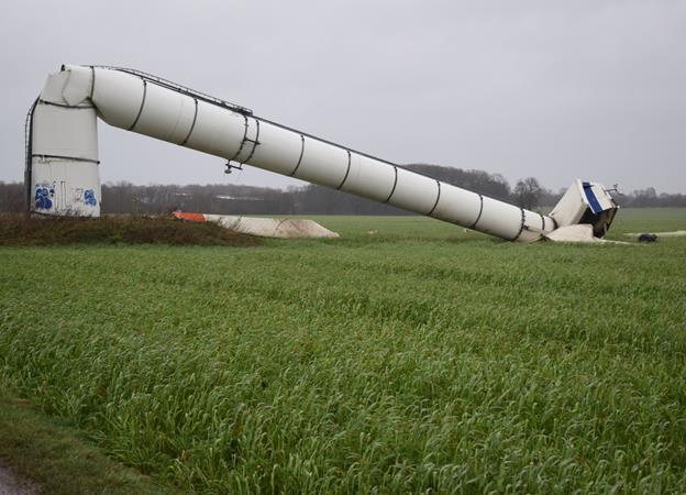 Turbine collapses in Germany