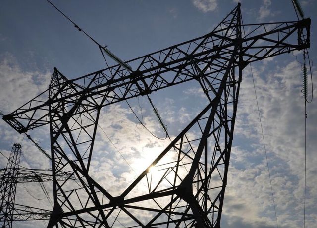 Conductor bolsters Scots grid