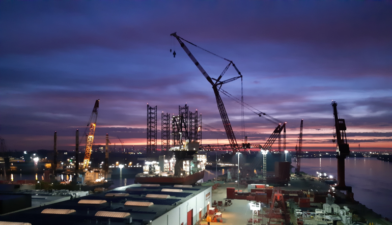 Giant Rotterdam crane rises for jack-up refits Giant Rotterdam crane rises for jack-up refits