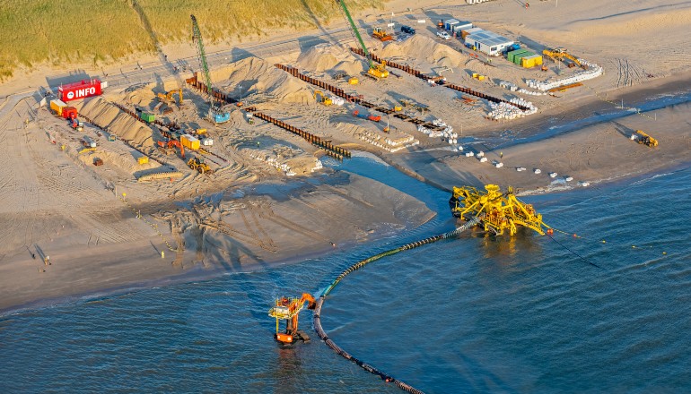 Jan de Nul Group has laid sea cables for TenneT's Hollandse Kust (North and West Alpha) at the bottom of Heemskerk beach and in the seabed.