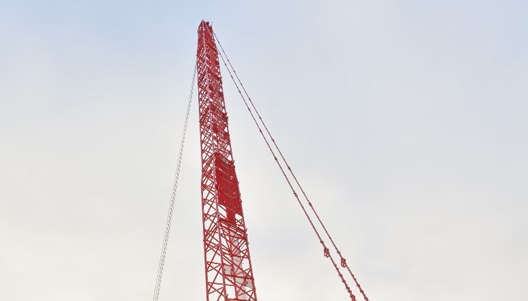 AIS Wind Energy receives new mobile crane AIS Wind Energy receives new mobile crane