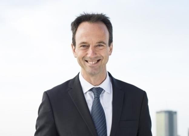 BEIS top dog goes solo
