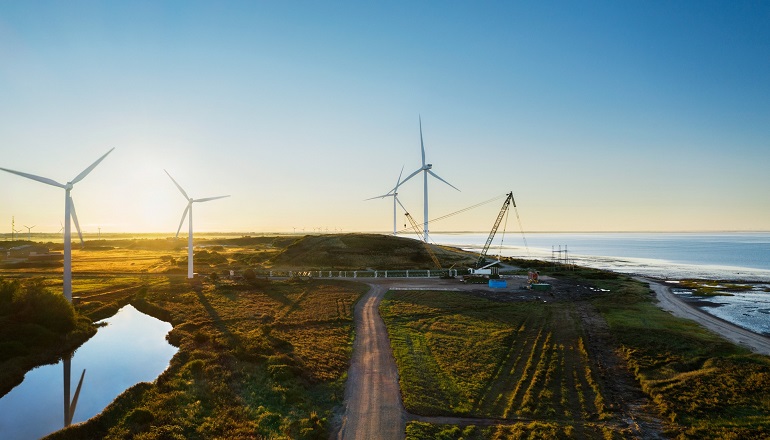Apple to host pair of giant turbines