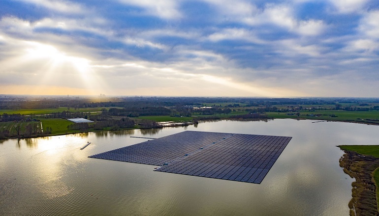 BayWa ‘powers through’ 27MW solar floater build BayWa ‘powers through' 27MW solar floater build