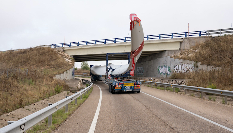 Siemens Gamesa is transporting blades for its 4.5MW turbines which will be installed at Iberdrola's Herrera wind complex in Burgos in Spain