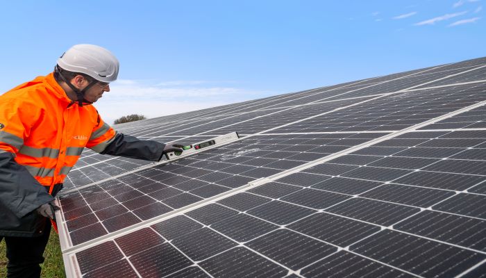 Network Rail and EDF sign UK solar PPA Network Rail and EDF sign UK solar PPA