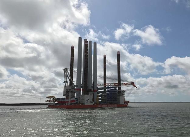 Turbines sail to Riffgrund 2