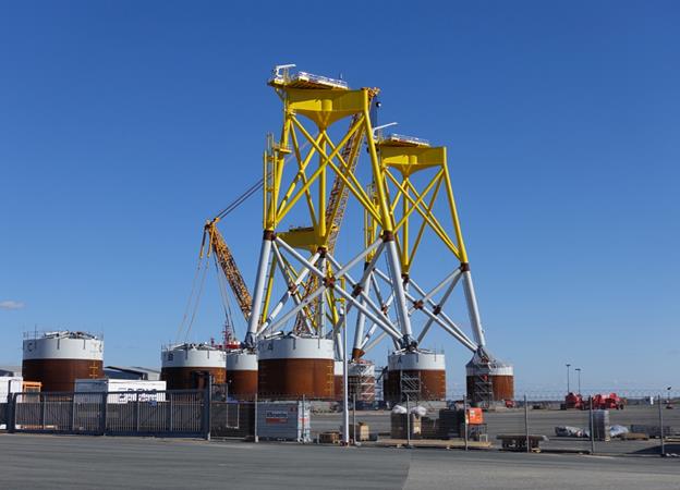 GeoSea loads Riffgrund 2 buckets