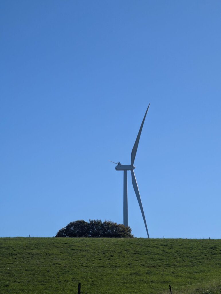 VSB commissions six-turbine array