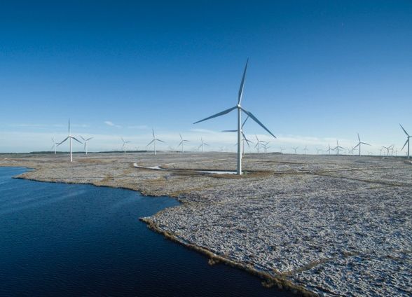 ScottishPower and Hitachi Rail ink renewables deal ScottishPower shifts focus to 100% wind power