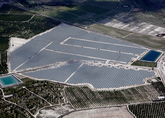 Abu Dhabi tenders 350MW solar