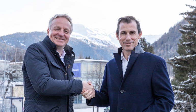 Cepsa, EDP sign green hydrogen deal Cepsa
