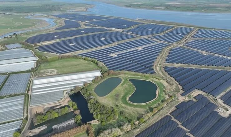 Quinbrook closes record debt financing for Cleve Hill