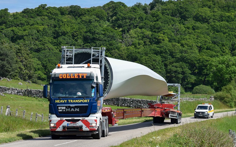 Collett begins Creag Riabhach turbine deliveries