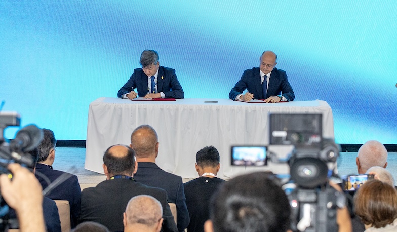 Azerbaijan signs development pact with China Energy Azerbaijan signs development pact with China Energy