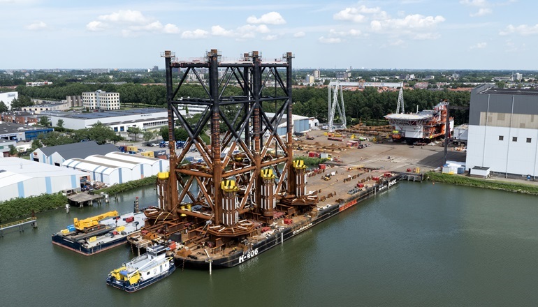 HSM completes topside load out