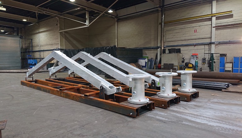 Granada hires Hutchinson for Moray East crane kit