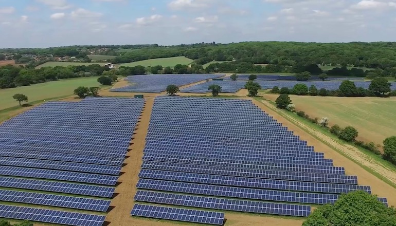 UK gives go-ahead for 350MW mega-solar UK gives go-ahead for 350MW mega-solar