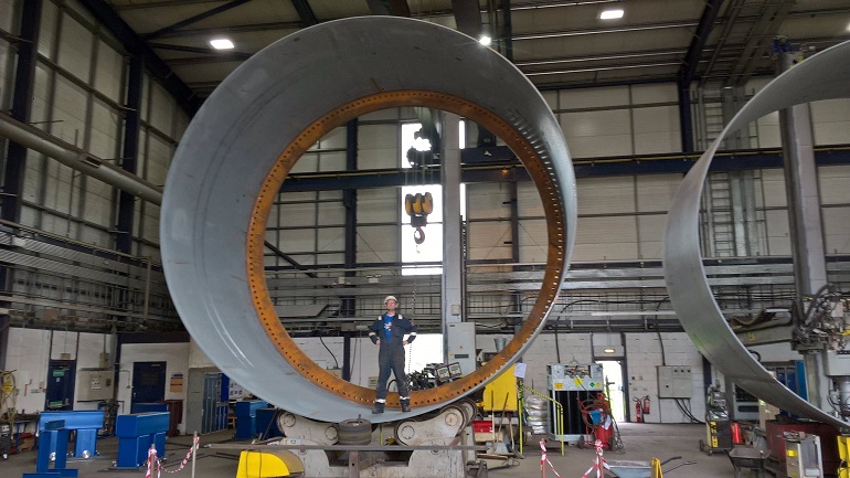 CS Wind UK puts staff on notice