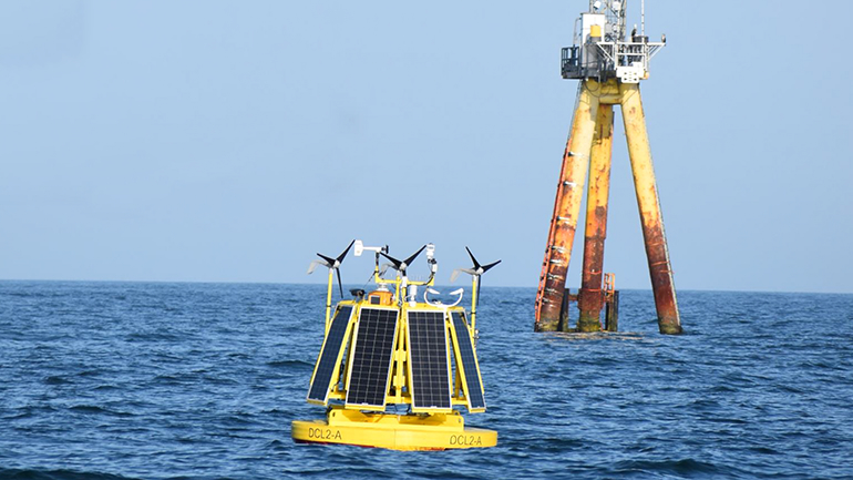Woods Hole readies buoys for Gulf of Maine wind data Woods Hole readies buoys for Gulf of Maine wind data
