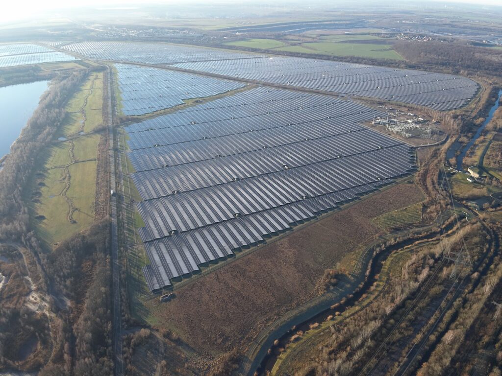 50Hertz inaugurates Europe’s largest solar plant 50Hertz inaugurates Europe's largest solar plant