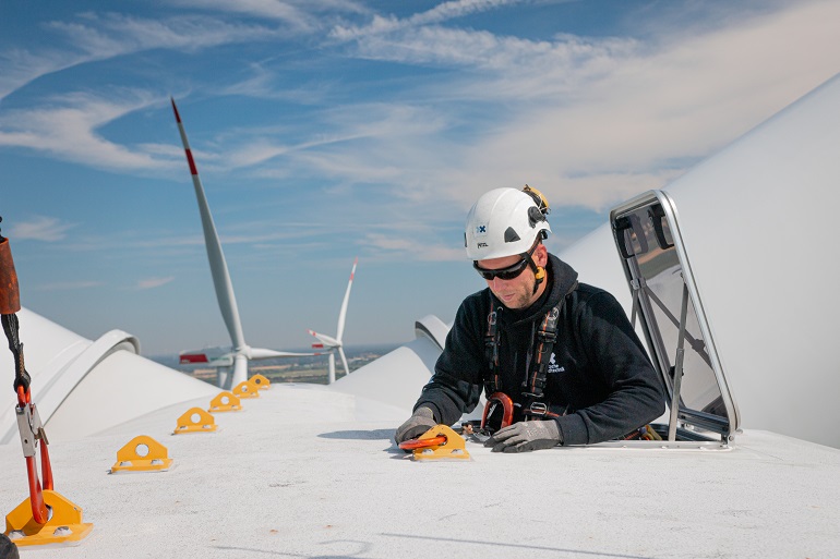 Deutsche Windtechnik books Innogy O&M deal