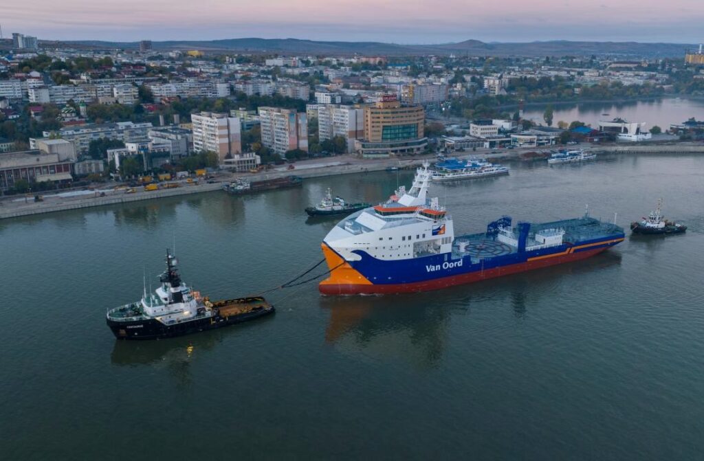 Van Oord's new cable-laying vessel Calypso is now on its way to the Vard Brattvaag yard in Norway for construction finishing