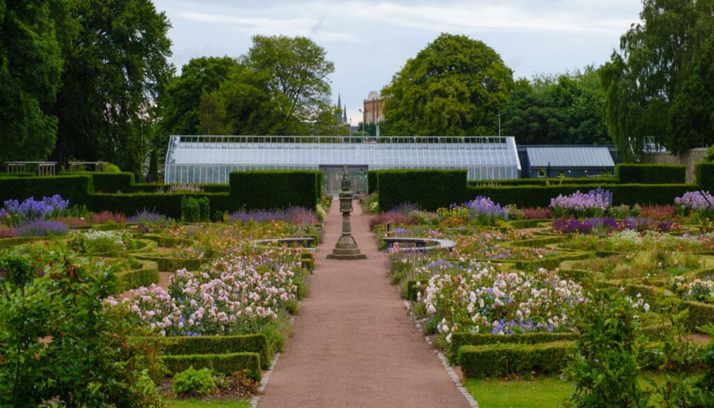 UK’s first eco-powered greenspace created in Edinburgh UK's first eco-powered greenspace created in Edinburgh