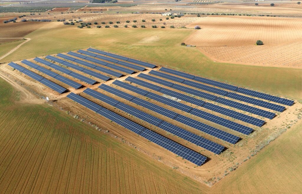 IKAV invests in EiDF Solar to finance 30 projects IKAV invests in EiDF Solar to finance 30 projects