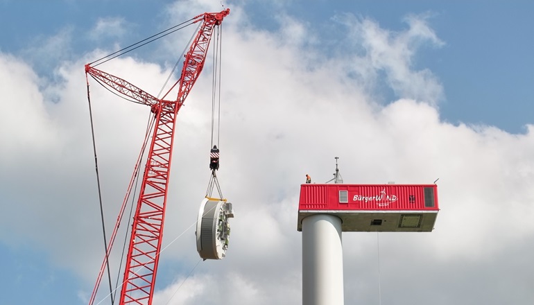 Enercon erects 6MW prototype Enercon erects 6MW prototype