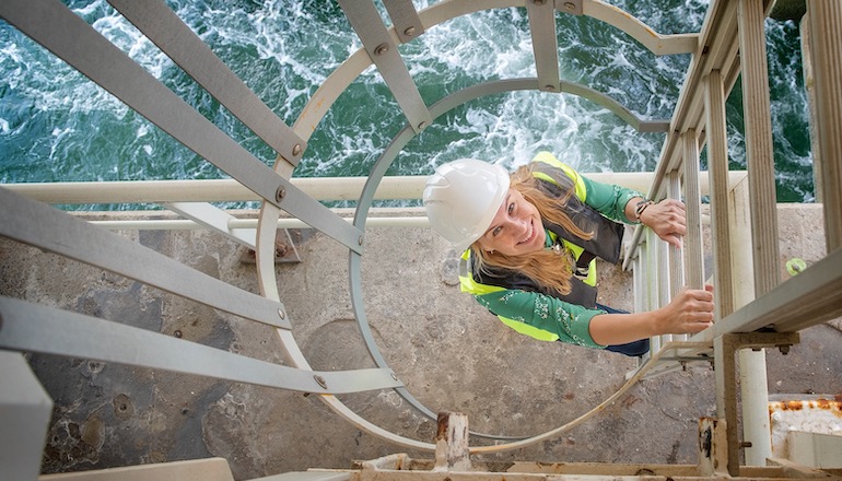 EU Energy Commissioner visits Dutch tidal power project EU Energy Commissioner visits Dutch tidal power project