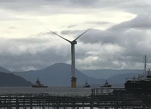 First Hywind turbine shapes up