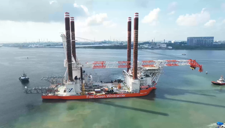 Bold Tern's new 1600 tonne Huisman crane is now commissioned and ready for action