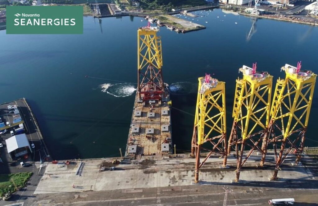 The Navantia Fene shipyard today began shipping the first 4 Jackets of the 62 contracted in consortium with Windar Renewable for the St Brieuc offshore wind farm