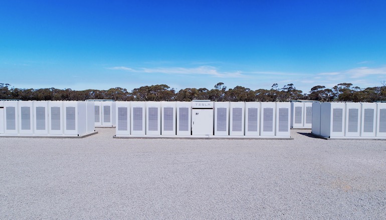 Oz battery starts Victoria charge