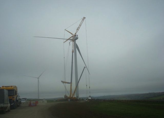Turbines up at Garreg Lywd