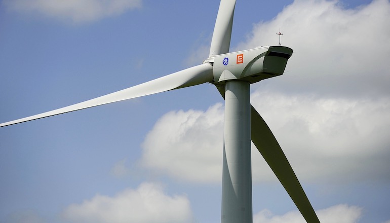 Turbine order intake sets Q1 record