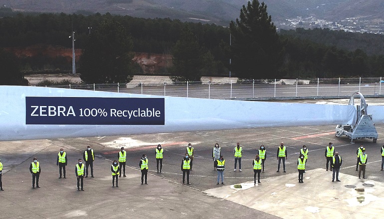 LM Wind Power toasts recyclable blade prototype LM Wind Power toasts recyclable blade prototype