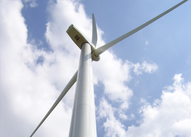 Global wind turbine order intake breaks record in Q2
