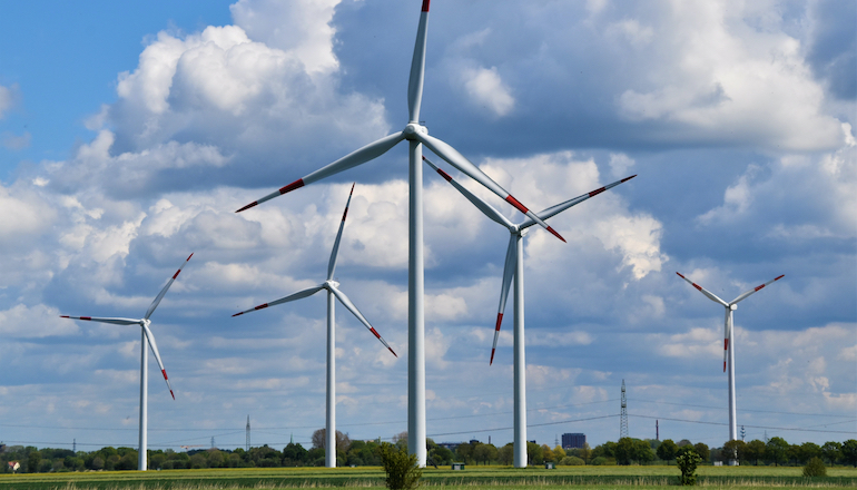'US stalls 165 onshore wind projects'