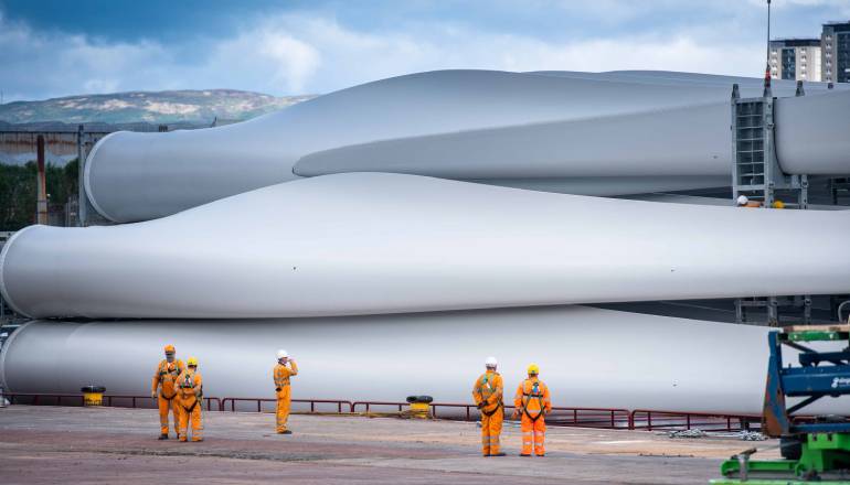 Glasgow dock expects record year for turbines