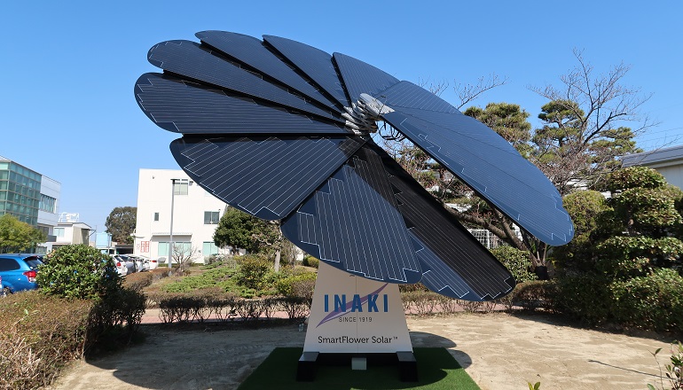 Japanese company installs Smartflower PV system Japanese company installs Smartflower PV system