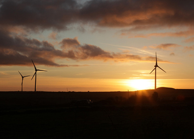 UK hits 30GW wind milestone UK 'should reform green electricity tariffs'
