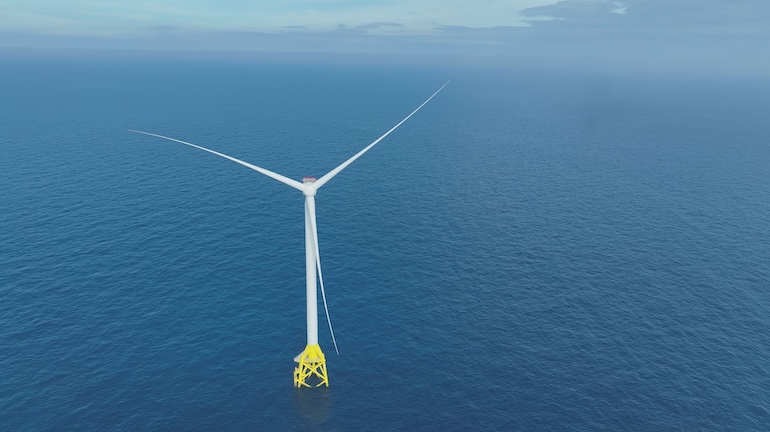 First turbine up at Hai Long 3