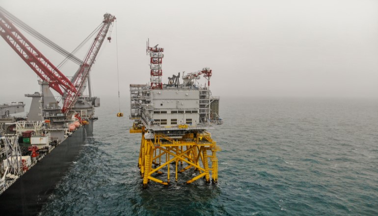 TenneT installs HKZ Alpha topside